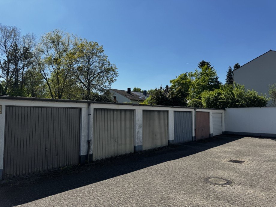 Garagenhof Reihenmittelhaus Bonn / Heiderhof