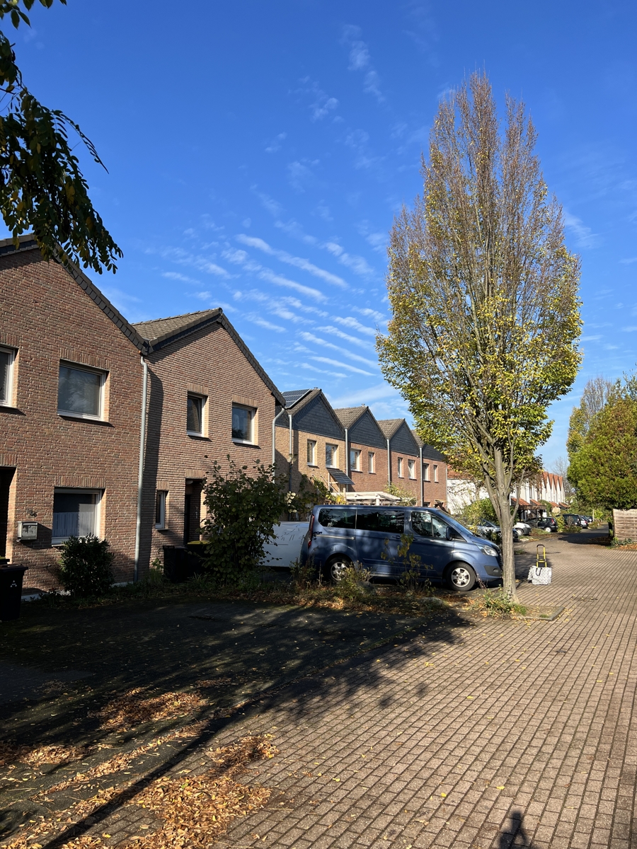 Vorderansicht und Umgebung Reihenhaus Sankt Augustin