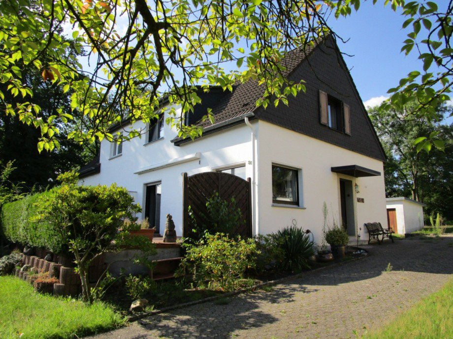 Seitenansicht Doppelhaush�lfte Siegburg