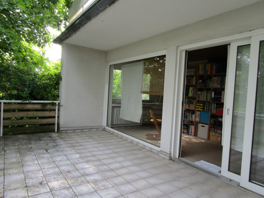 gro�er Balkon vom Anbau Zweifamilienhaus Sankt Augustin