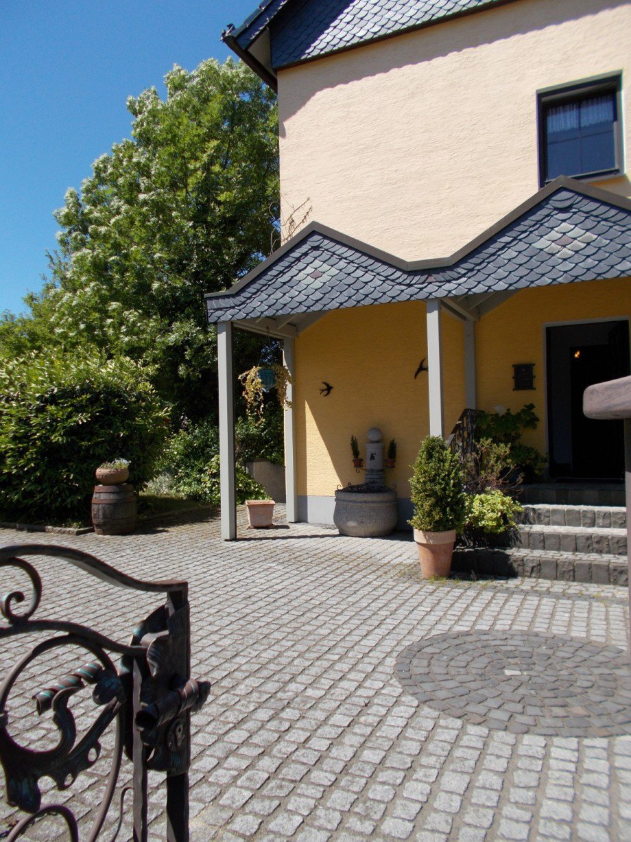 Hauseingang Mehrfamilienhaus Sankt Augustin