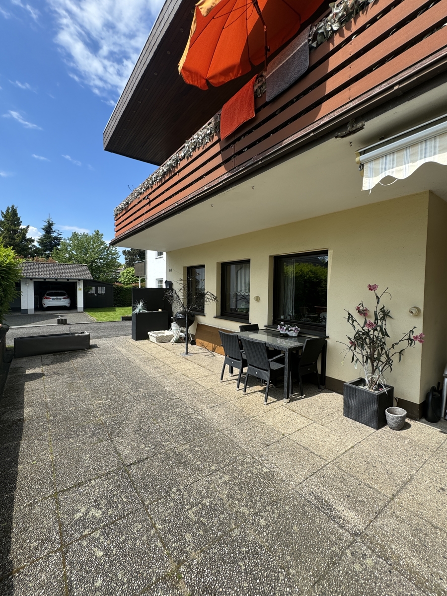 Eingangsbereich Zweifamilienhaus R�srath