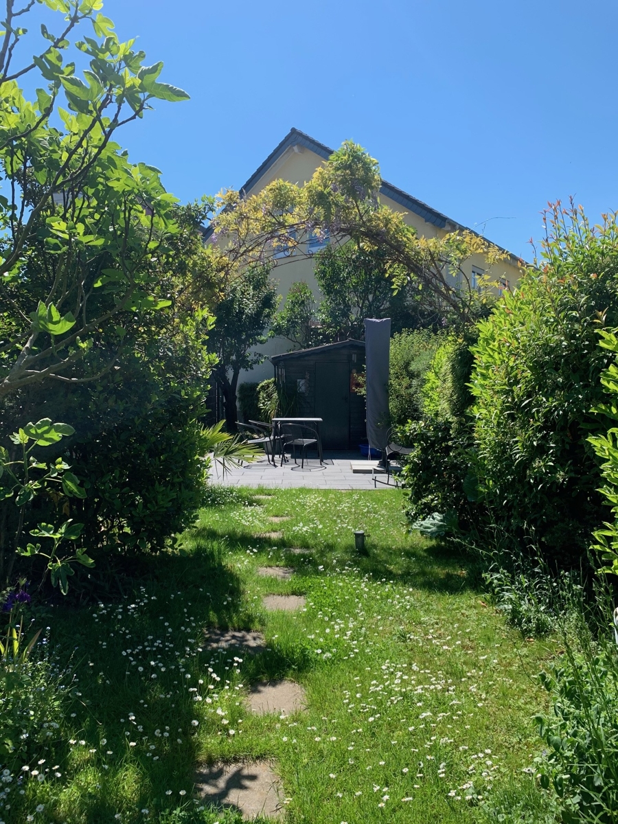 Blick in den Garten Reihenhaus Sankt Augustin