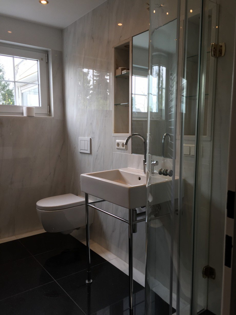 Badezimmer (DG-Whg.) Mehrfamilienhaus Sankt Augustin