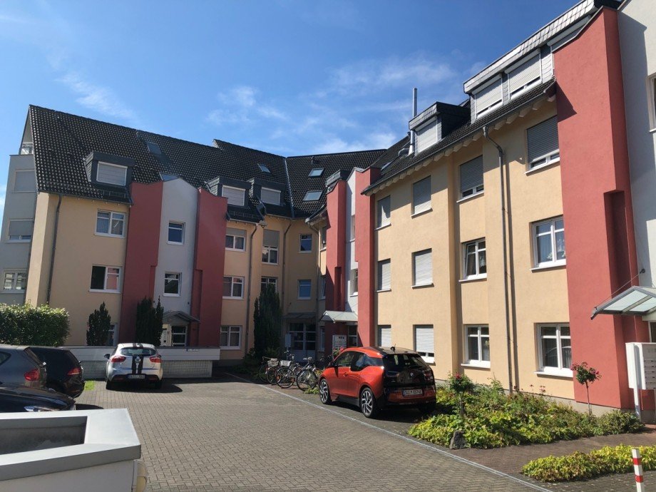 R�ckansicht - Eingang Etagenwohnung Troisdorf