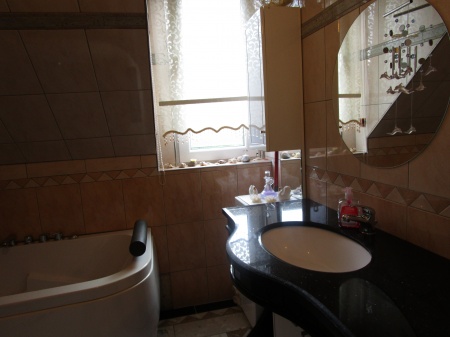 Badezimmer Wohnung 3 Mehrfamilienhaus K�nigswinter