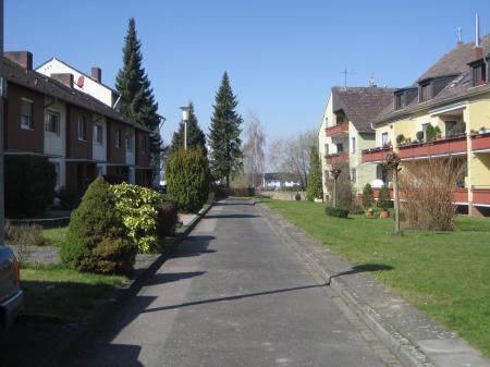 Wohnumfeld 1 -R�ckseite- Etagenwohnung Bonn