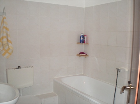 Bad mit Wanne und Dusche Reihenhaus Troisdorf