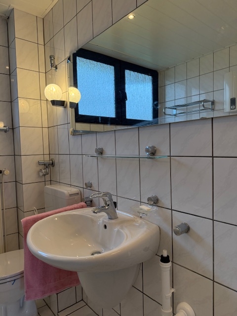 Bad mit Wanne und Dusche Etagenwohnung Sankt Augustin