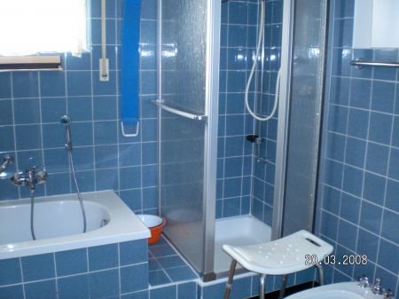 Bad mit Wanne und Dusche Einfamilienhaus Sankt Augustin