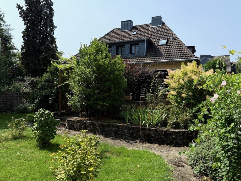 weitere Ansicht vom Grundst�ck Einfamilienhaus Bonn