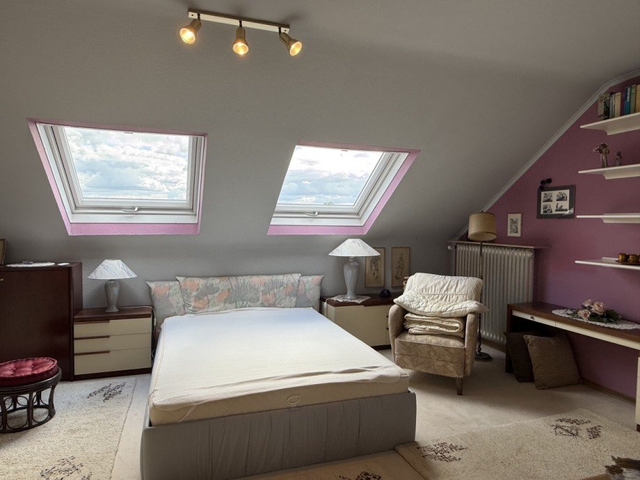Zimmer 2 im DG Reihenhaus Sankt Augustin