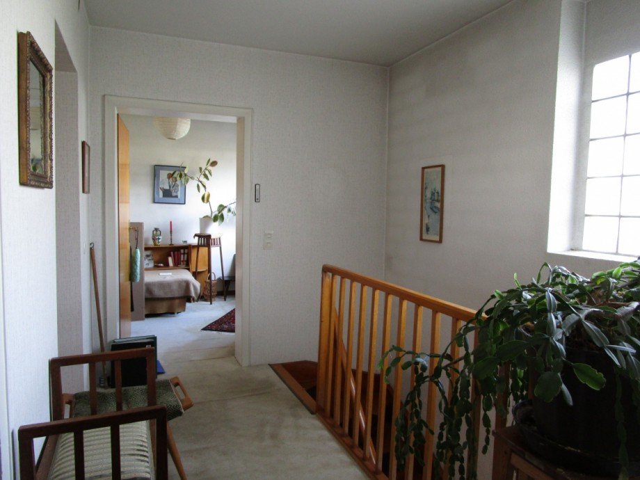 Flur im OG mit Blick ins erste Kinderzimmer Einfamilienhaus Sankt Augustin