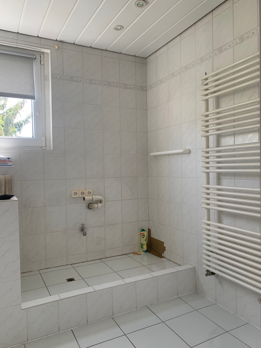 Bad mit Dusche und WC im 1. OG Zweifamilienhaus Troisdorf