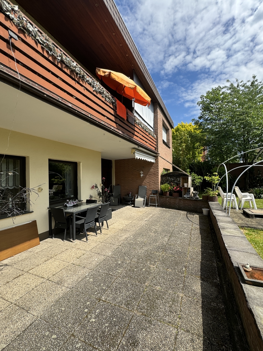 Eingangsbereich Zweifamilienhaus R�srath