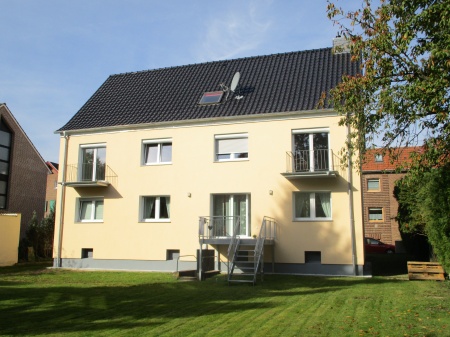 Hausansicht Sankt Augustin - Sankt Augustin Etagenwohnung SANKT AUGUSTIN - M�lldorf, 3 Zi.-Dachgeschosswhg., ca.75 m� Wfl., offene K�che, Diele, Bad, Keller