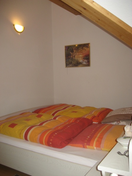 Schlafzimmer Ansicht 1 Doppelhaush�lfte Buchholz (Westerwald) / Jungeroth