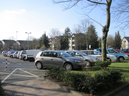 Parkplatz direkt vor dem Haus Erdgeschosswohnung Sankt Augustin / Niederpleis