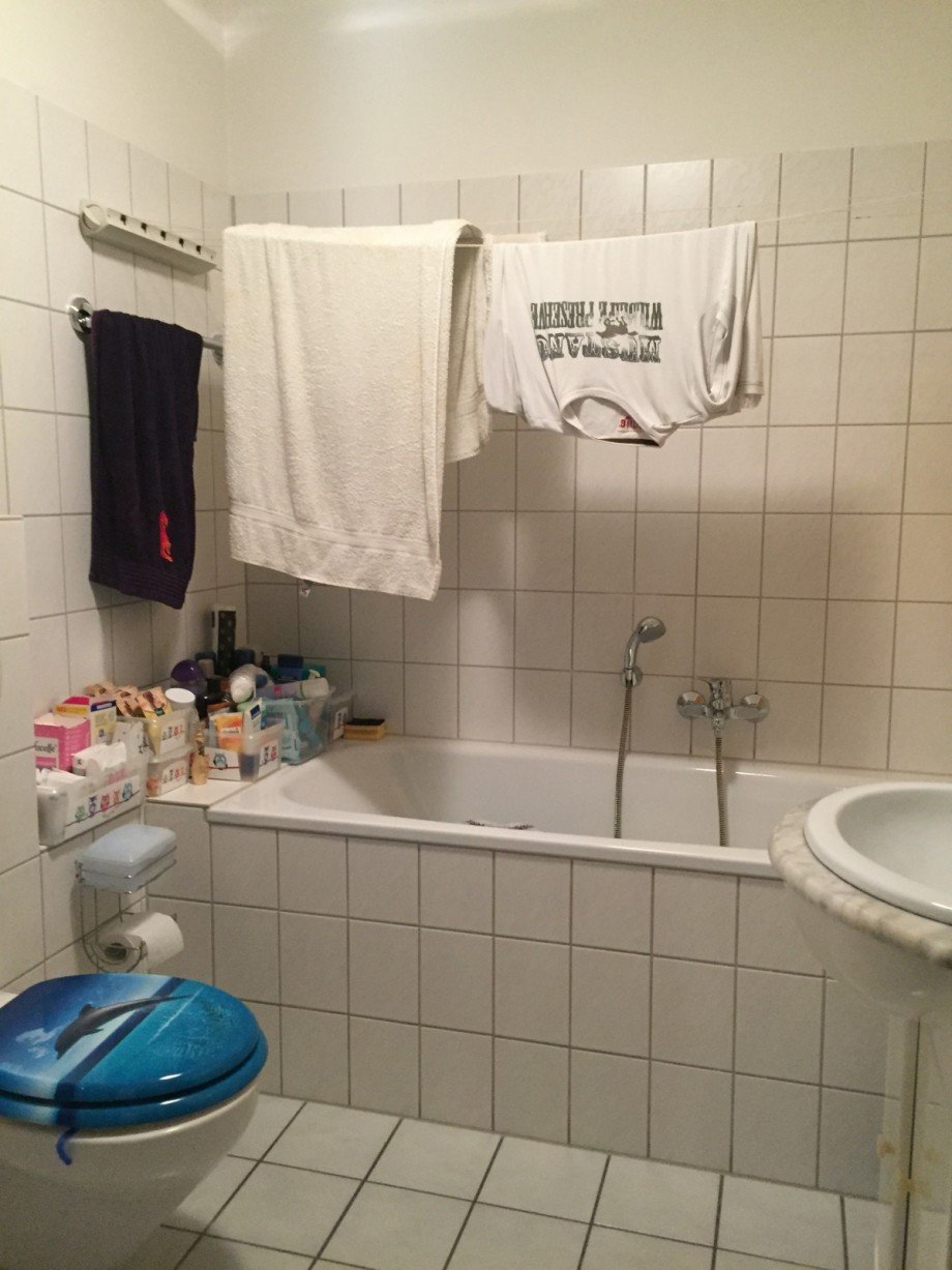 Bad mit Badewanne und Dusche Etagenwohnung Troisdorf