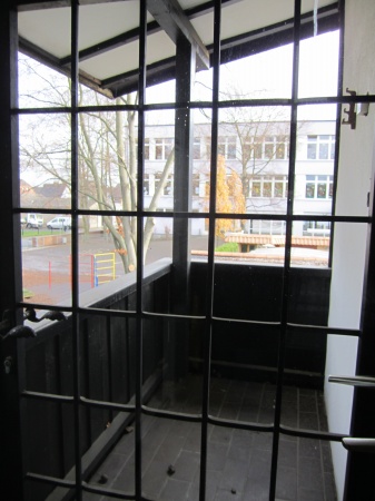 kleiner Balkon am Schlafzimmer Etagenwohnung Sankt Augustin