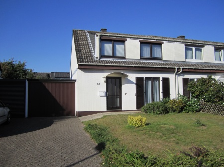 Hausansicht Sankt Augustin - Niederpleis Doppelhaush�lfte SANKT AUGUSTIN, Einfam.- Doppelhaush�lfte 4 Zi., ca. 95 m� Wfl., Terrasse und sch�ner Garten, Garage