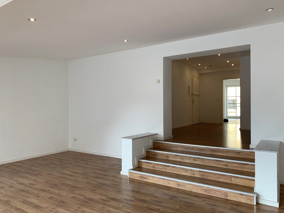 Ansicht Wohn,- Esszimmer Etagenwohnung K�ln