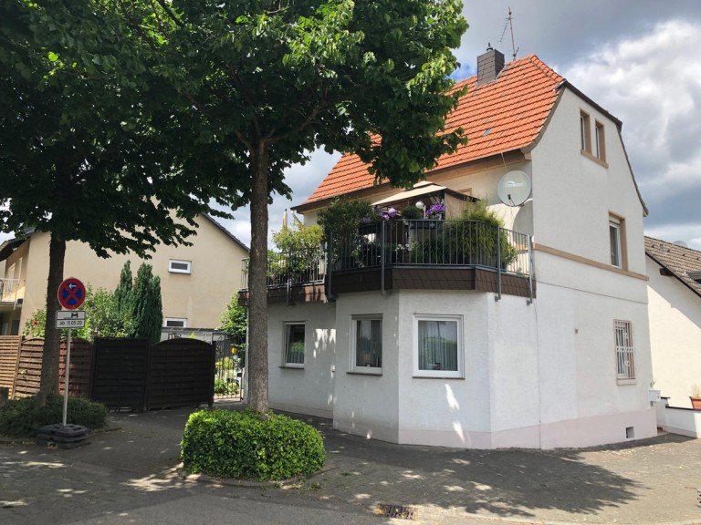 Hausansicht Hennef (Sieg) Einfamilienhaus HENNEF GEISTINGEN freist. Einfam. Haus mit ELW ca. 174 m� Wfl. 2 Dachterrassen, Garten Garage Keller