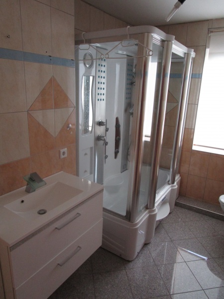 2.Wohnung Badezimmer Mehrfamilienhaus K�nigswinter