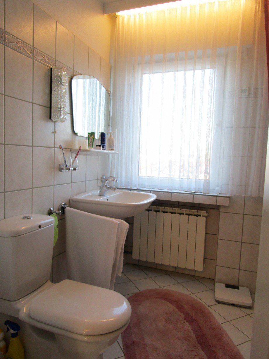 Ansicht Badezimmer im OG Doppelhaush�lfte Sankt Augustin