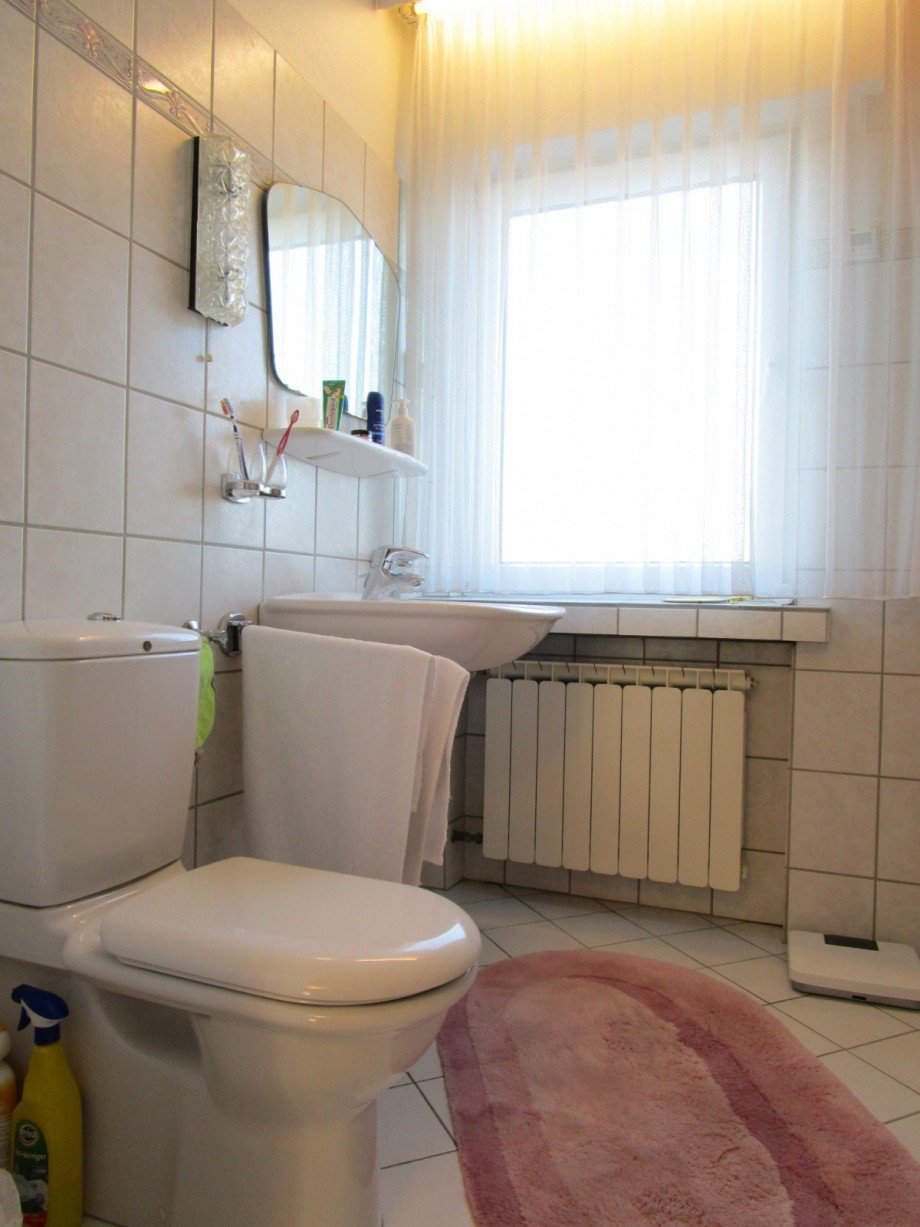 Ansicht Badezimmer im OG Doppelhaush�lfte Sankt Augustin