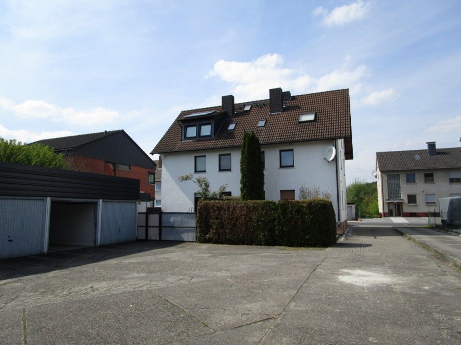 R�ckansicht Doppelhaush�lfte Mehrfamilienhaus Lohmar