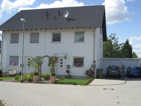 Frontnansicht Doppelhaush�lfte Sankt Augustin