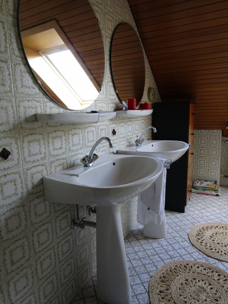 Badezimmer im DG Reiheneckhaus Sankt Augustin
