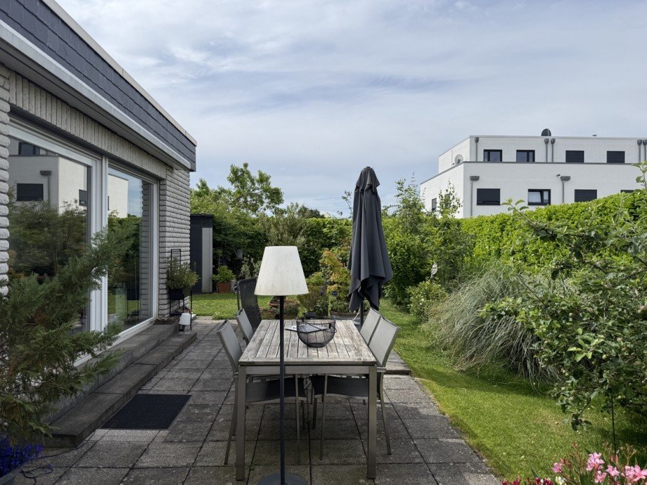 R�ckansicht mit Terrasse Bungalow Troisdorf / Eschmar