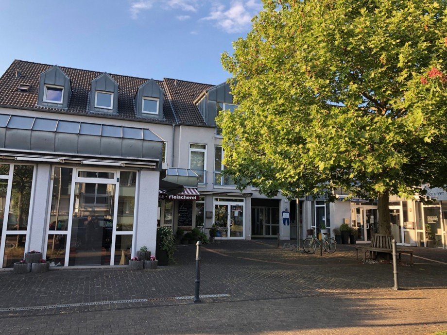 Ansicht Gesch�fte fu�l�ufig Erdgeschosswohnung Sankt Augustin