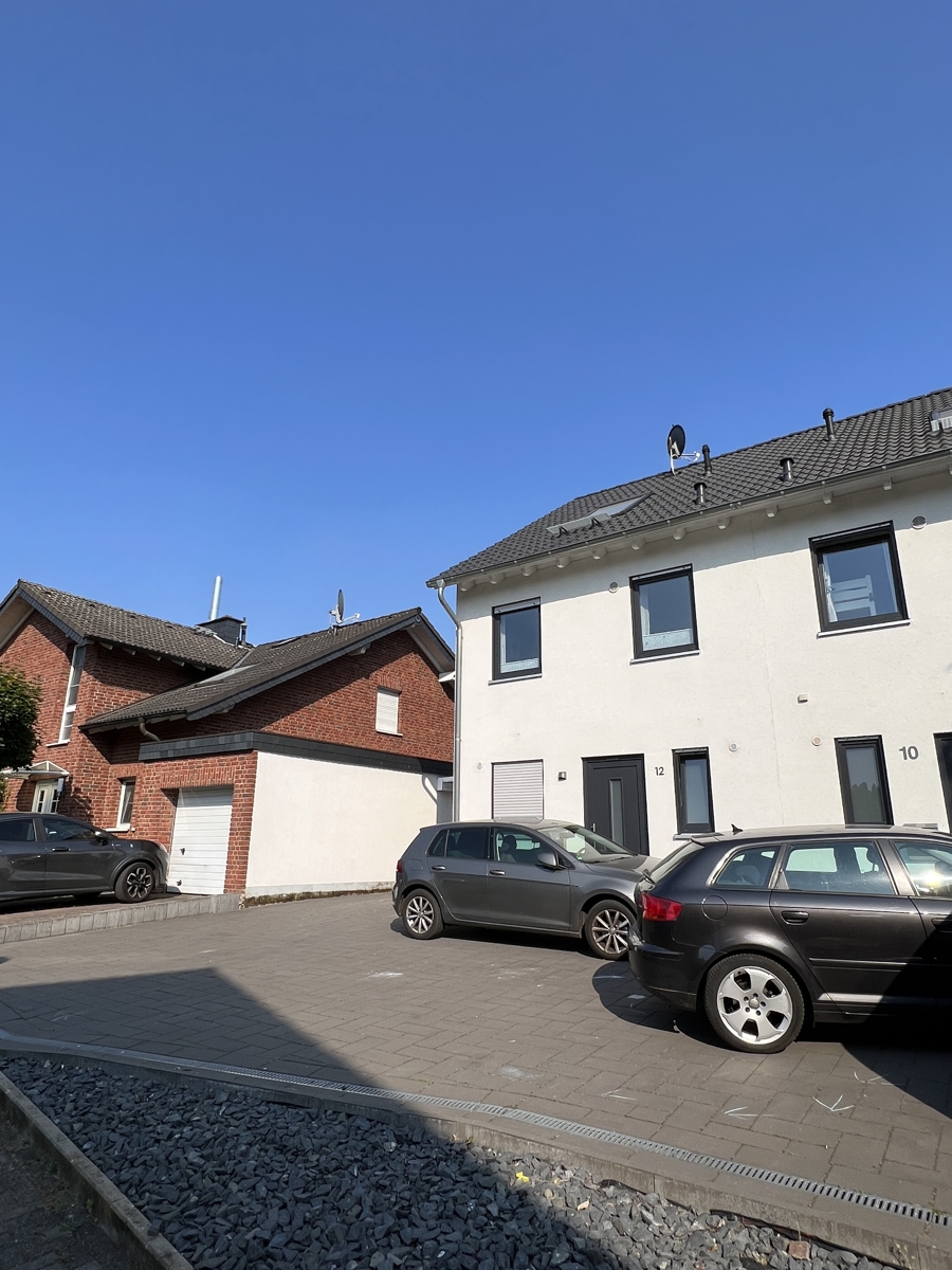 Vorderansicht Doppelhaush�lfte Pulheim / Geyen