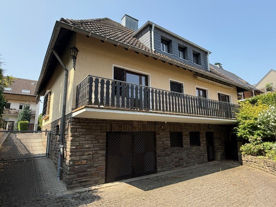 R�ckansicht mit Garage Einfamilienhaus Bonn