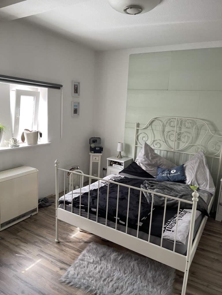 Wohnung 1. OG - Schlafzimmer Mehrfamilienhaus Asbach