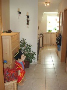 Diele OG Neunkirchen-Seelscheid, Niedrigenergie DHH,96 m�, 3 Zi., Garten,Terrasse, Balkone, ruhige zentr.Lage