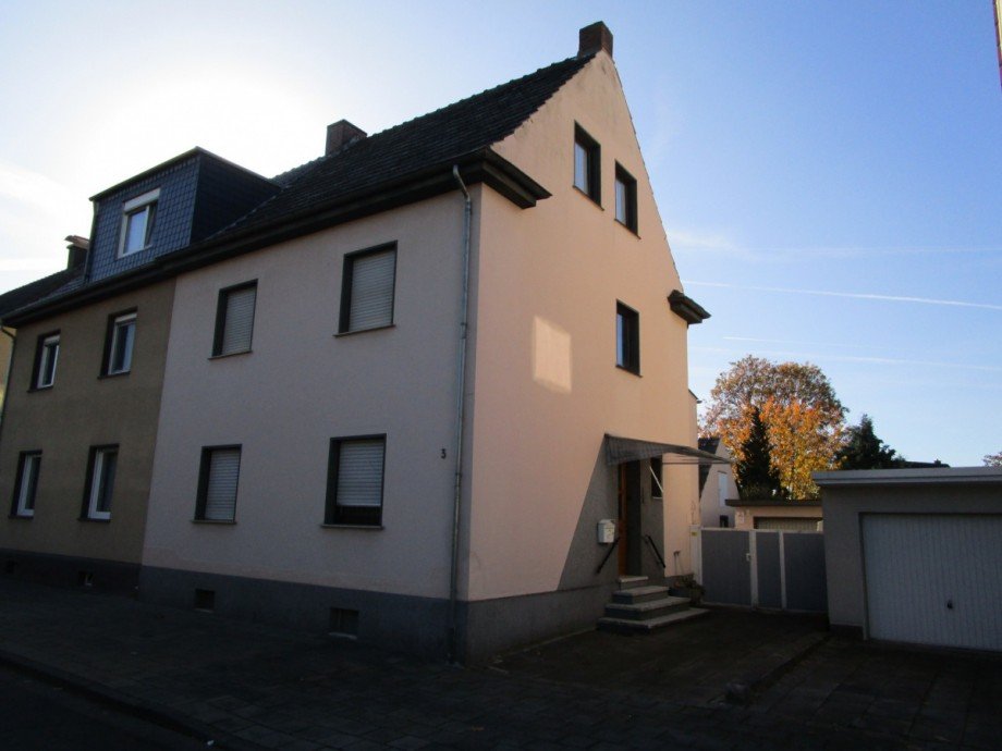 Hausansicht mit Garage Einfamilienhaus Sankt Augustin / Meindorf