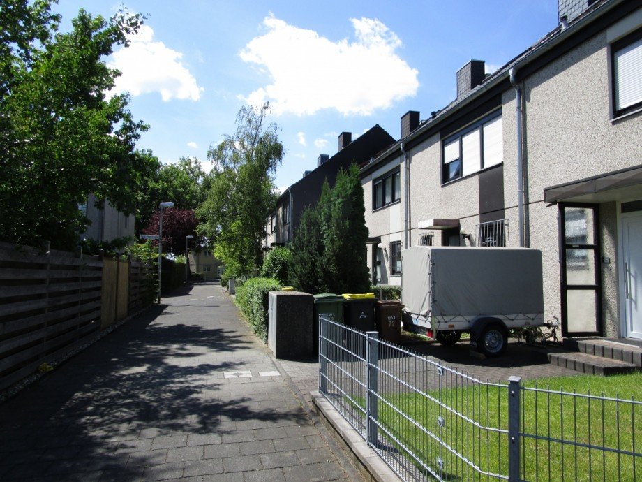 Weg zum Haus Reihenmittelhaus Sankt Augustin / Menden (Rheinland)